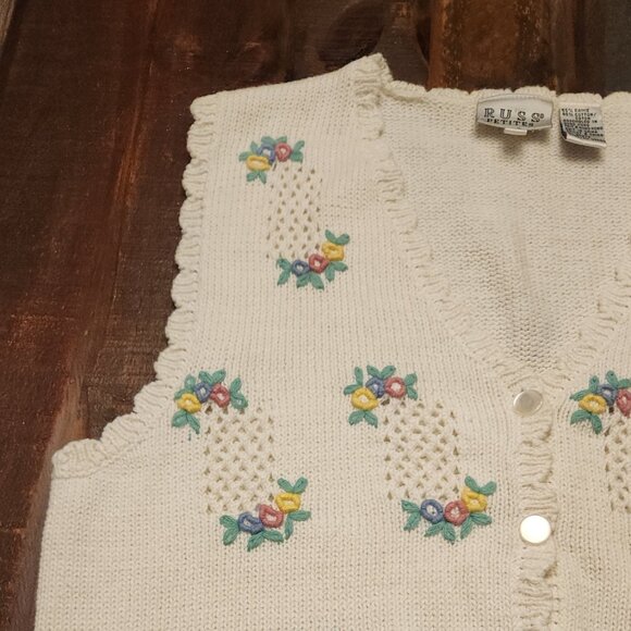 VINTAGE WOMENS CARDIGAN SWEATER VEST WITH FLORAL EMBROIDERING - Picture 2 of 7